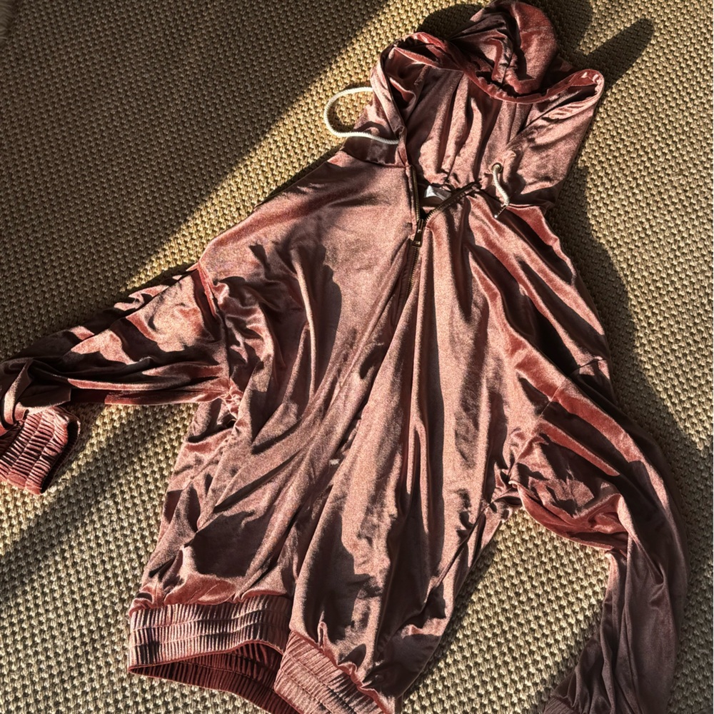 Women's Velvet Hoodie in Rusty Rose